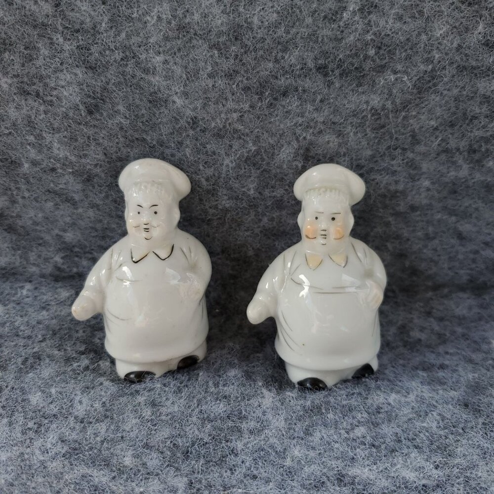 Vintage 1940s Chef Salt & Pepper Shakers Japan MCM Bakers Sunshine Cracker Co.